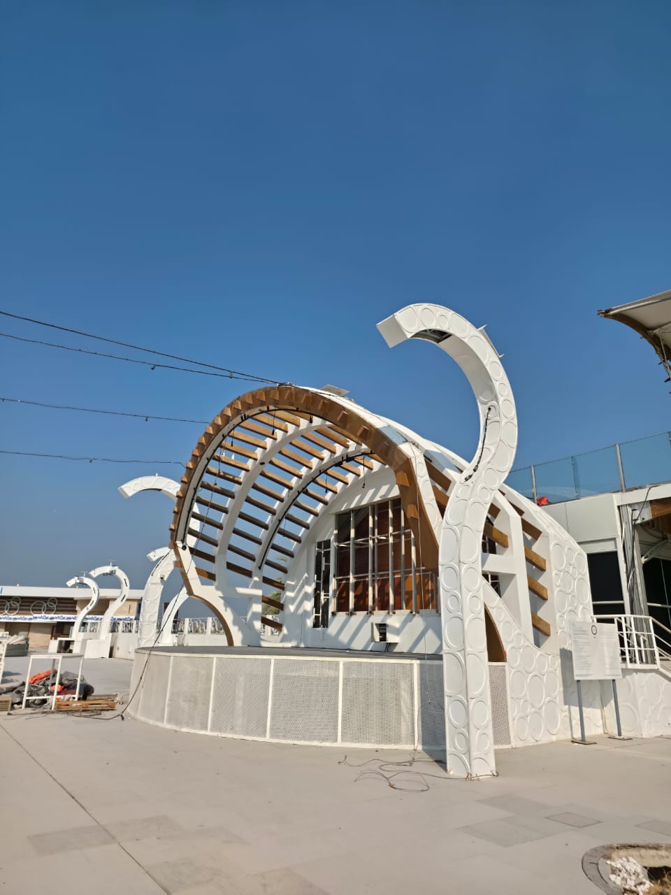 Zero Gravity decorative sculpture and curved structure